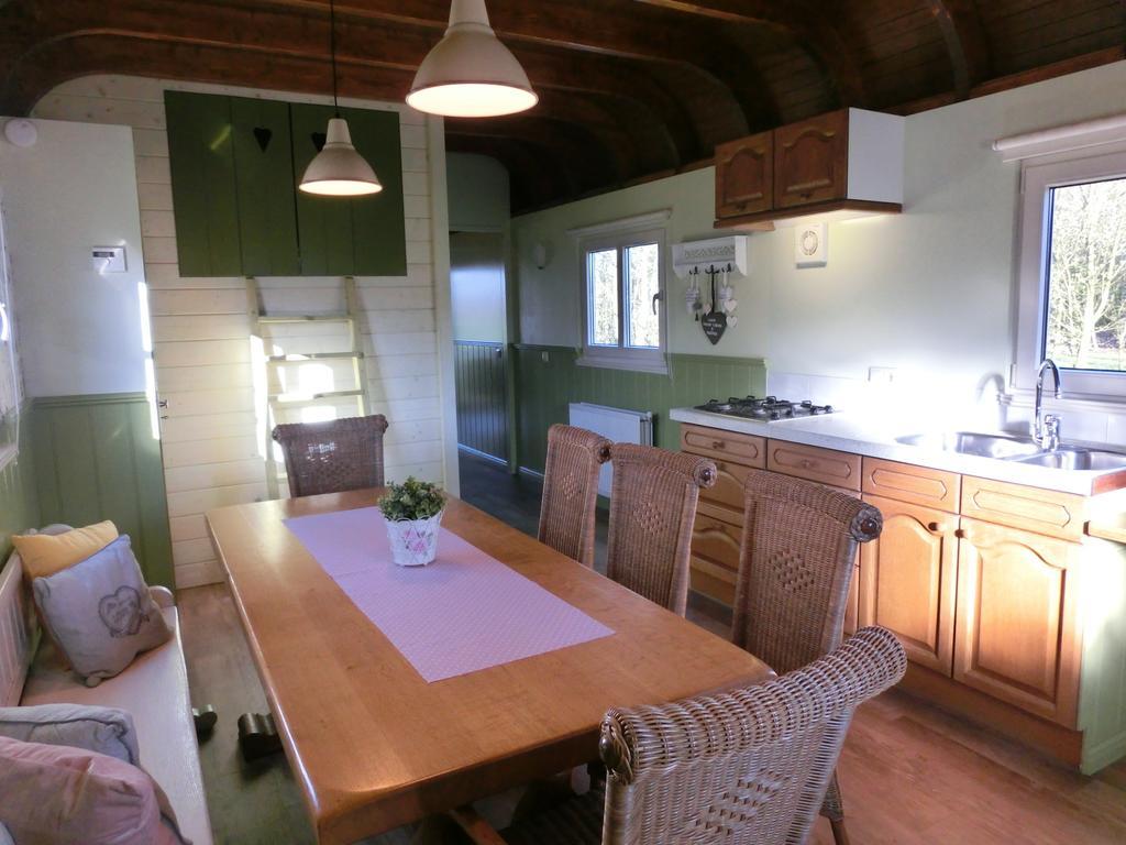Pipowagen Camping Puur Genieten Bed and Breakfast Someren Kamer foto