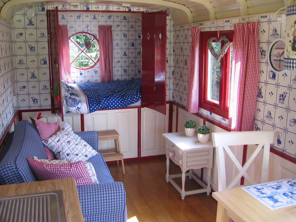 Pipowagen Camping Puur Genieten Bed and Breakfast Someren Kamer foto